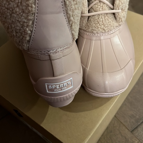NWT Sperry Rose Sherpa Duck Boots - Picture 3 of 6